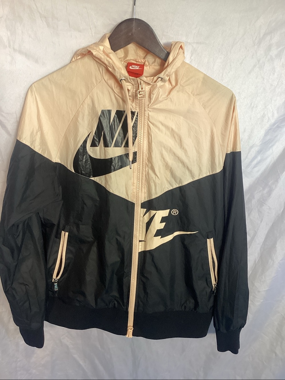 Nike Windrunner jacket - Picture 2 of 7